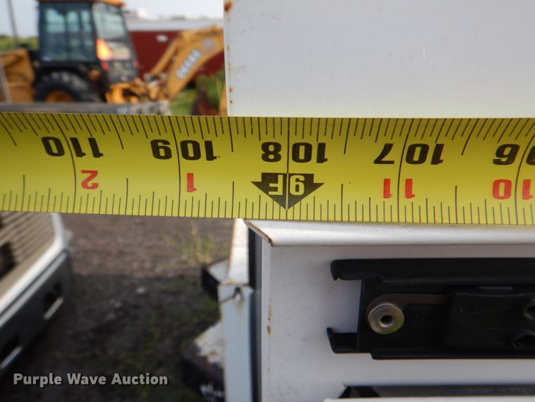 image for item IA9959 2000 Ford F450 Super Duty XLT  utility / service truck