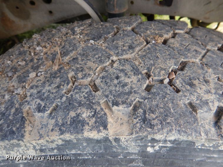 image for item IA9959 2000 Ford F450 Super Duty XLT  utility / service truck