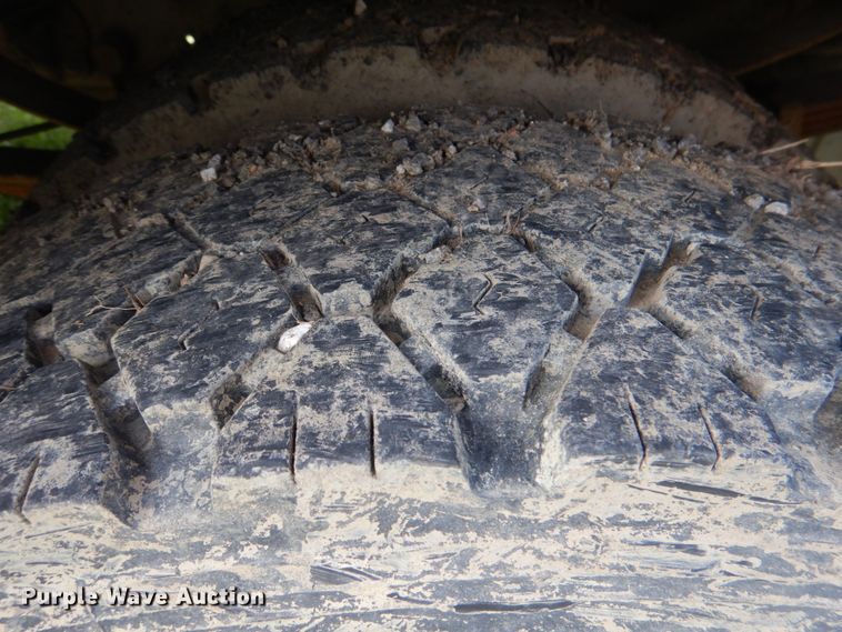 image for item IA9959 2000 Ford F450 Super Duty XLT  utility / service truck