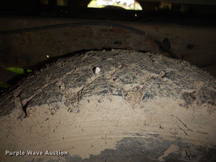 image for item IA9959 2000 Ford F450 Super Duty XLT  utility / service truck