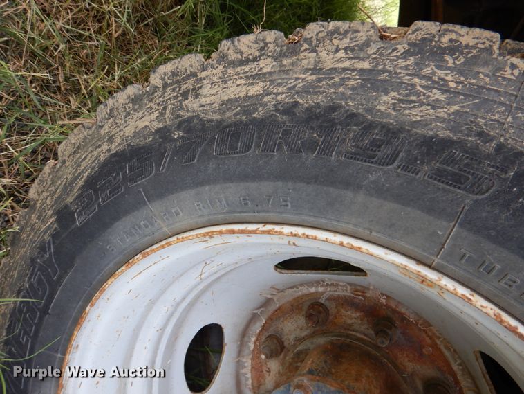 image for item IA9959 2000 Ford F450 Super Duty XLT  utility / service truck