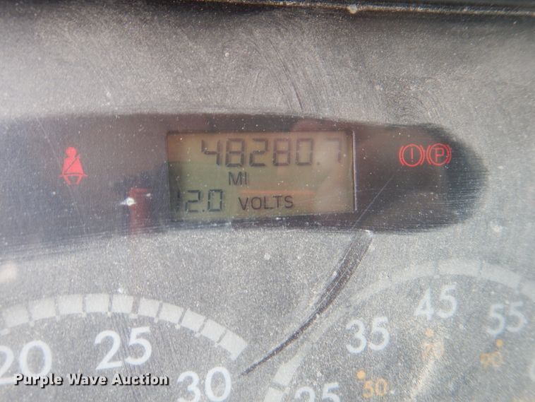 image for item IA9965 2002 Freightliner FL70  dump truck