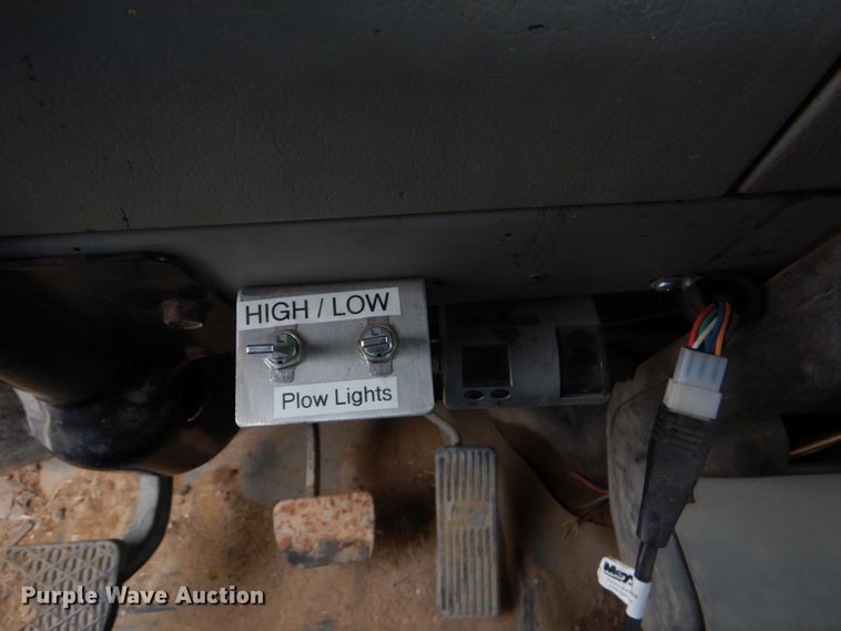 image for item IA9965 2002 Freightliner FL70  dump truck