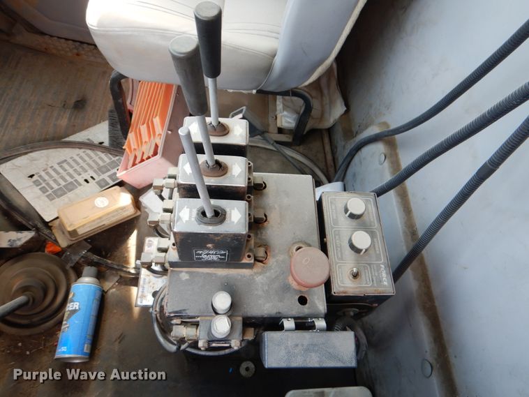 image for item IA9965 2002 Freightliner FL70  dump truck