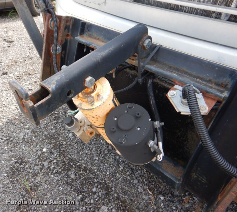 image for item IA9965 2002 Freightliner FL70  dump truck