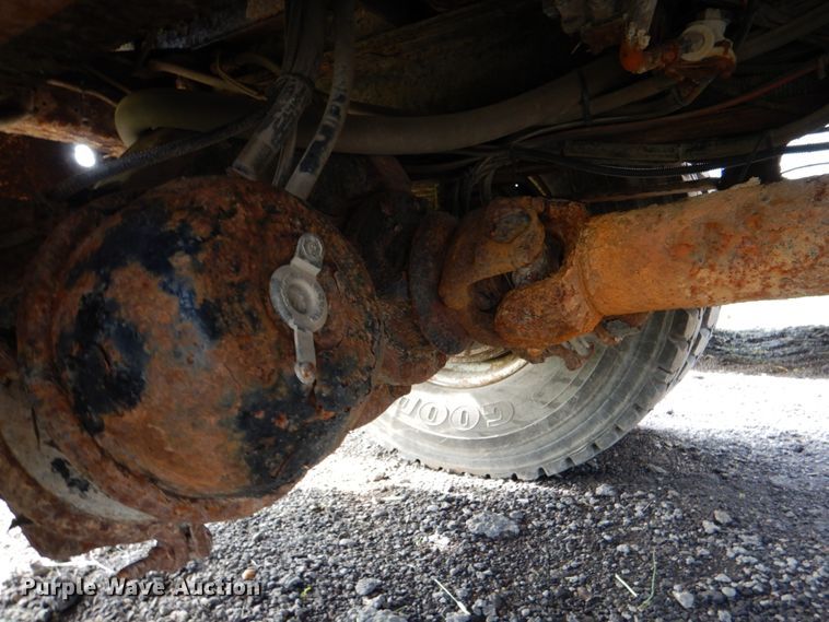 image for item IA9965 2002 Freightliner FL70  dump truck