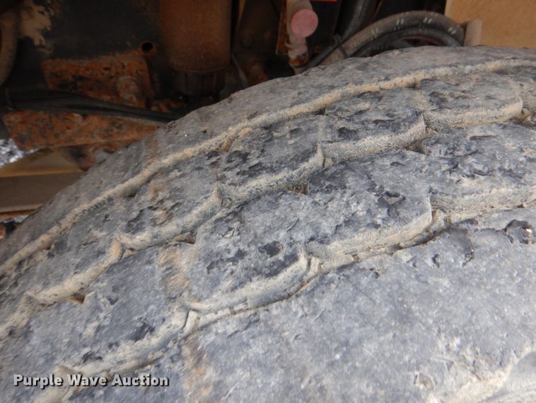 image for item IA9965 2002 Freightliner FL70  dump truck