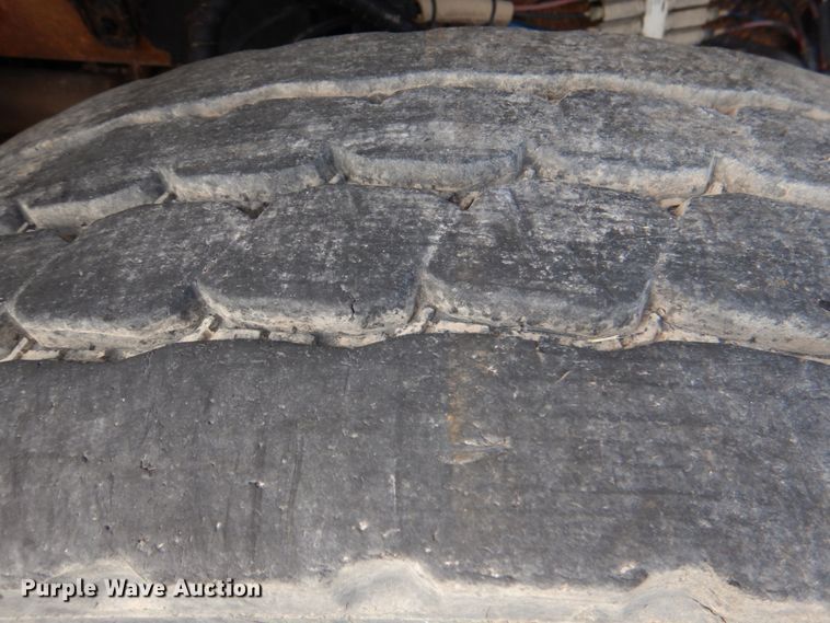 image for item IA9965 2002 Freightliner FL70  dump truck