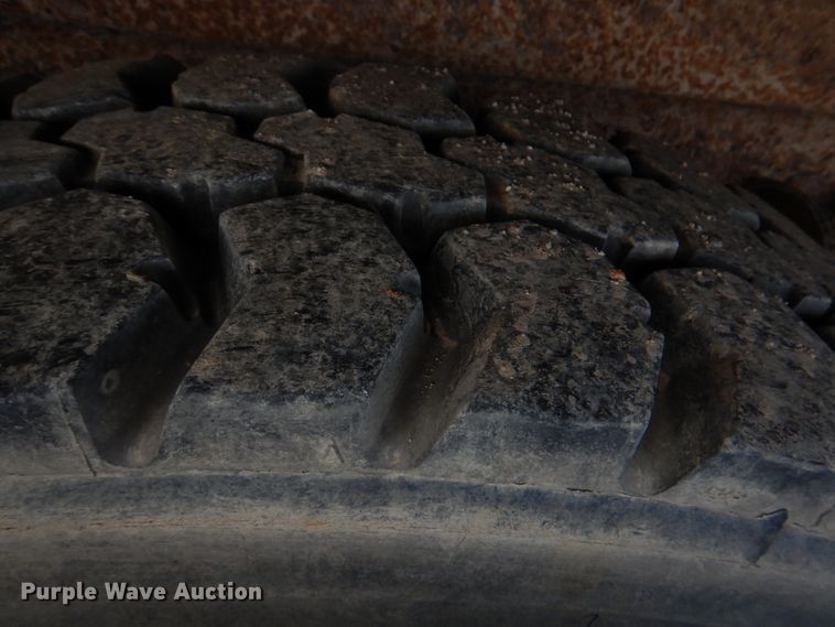 image for item IA9965 2002 Freightliner FL70  dump truck