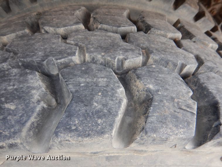 image for item IA9965 2002 Freightliner FL70  dump truck