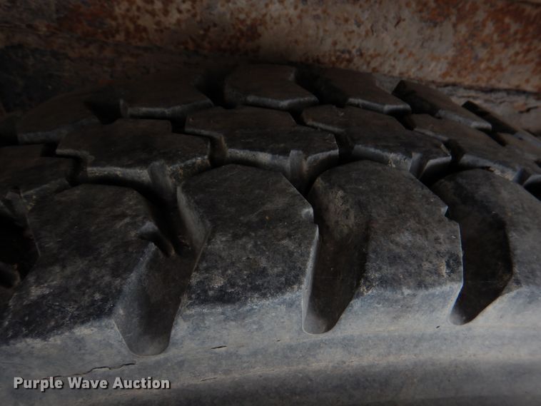 image for item IA9965 2002 Freightliner FL70  dump truck