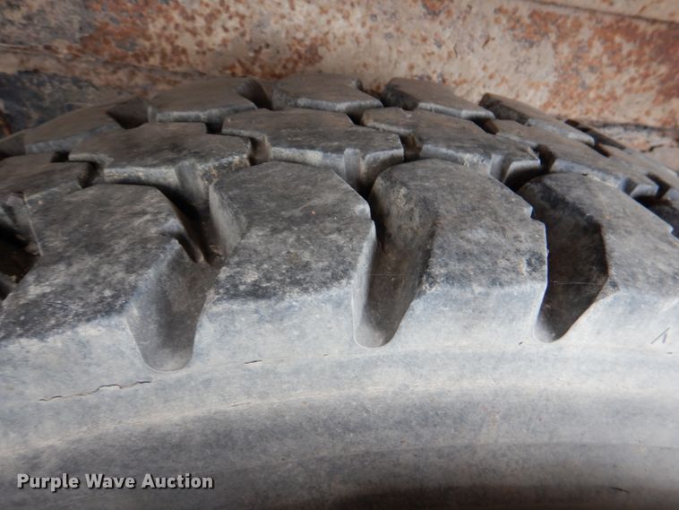 image for item IA9965 2002 Freightliner FL70  dump truck