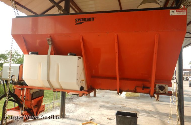 image for item IA9965 2002 Freightliner FL70  dump truck