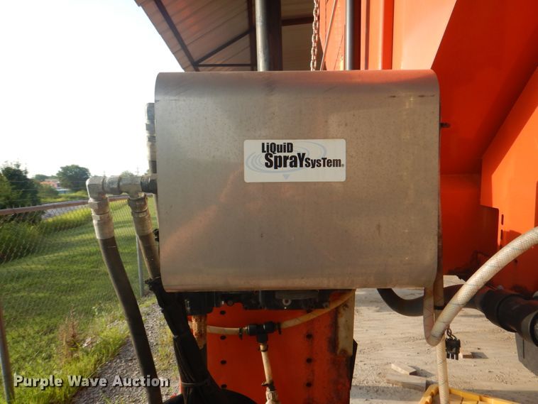 image for item IA9965 2002 Freightliner FL70  dump truck