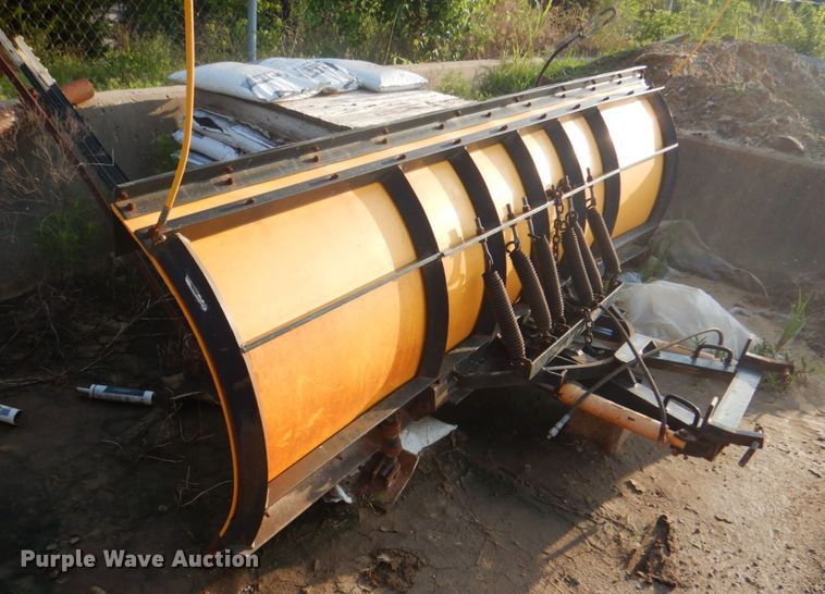 image for item IA9965 2002 Freightliner FL70  dump truck