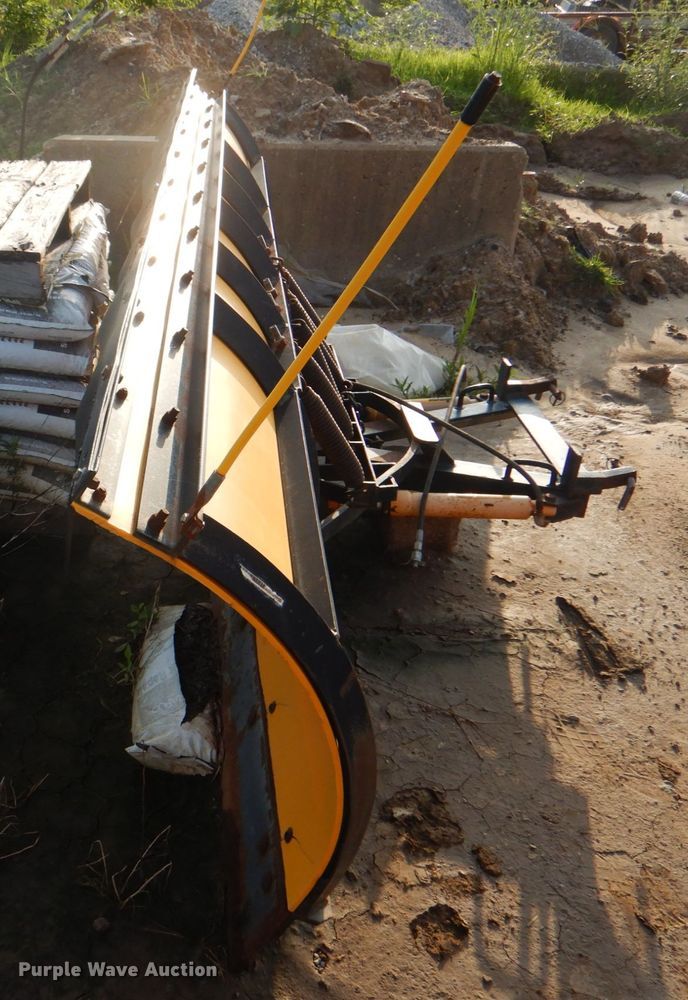 image for item IA9965 2002 Freightliner FL70  dump truck