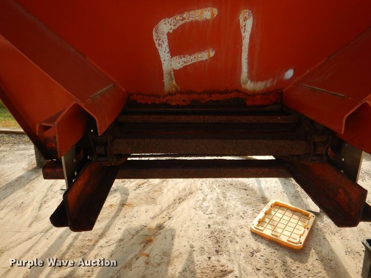 image for item IA9965 2002 Freightliner FL70  dump truck