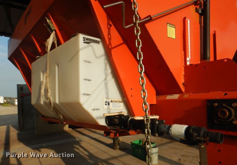 image for item IA9965 2002 Freightliner FL70  dump truck