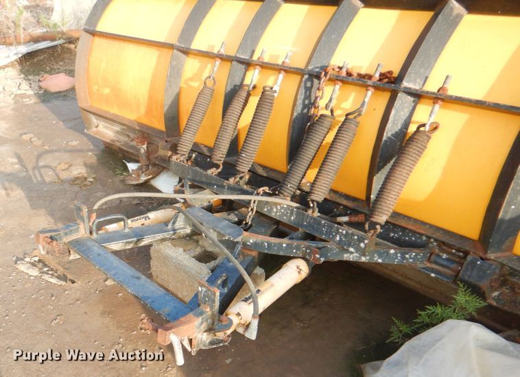 image for item IA9965 2002 Freightliner FL70  dump truck