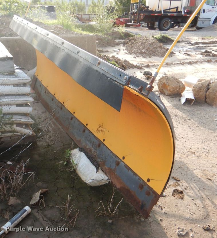 image for item IA9965 2002 Freightliner FL70  dump truck