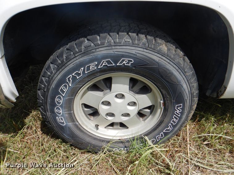 image for item IA9987 1994 Chevrolet C1500  pickup truck