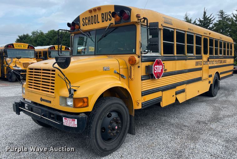 image for item IC9364 1999 International 3800  school bus