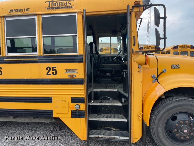 image for item IC9364 1999 International 3800  school bus