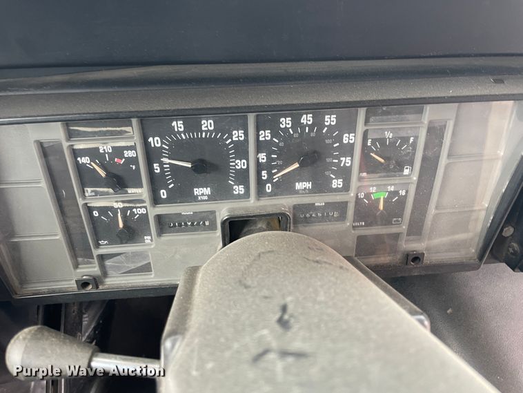 image for item IC9364 1999 International 3800  school bus