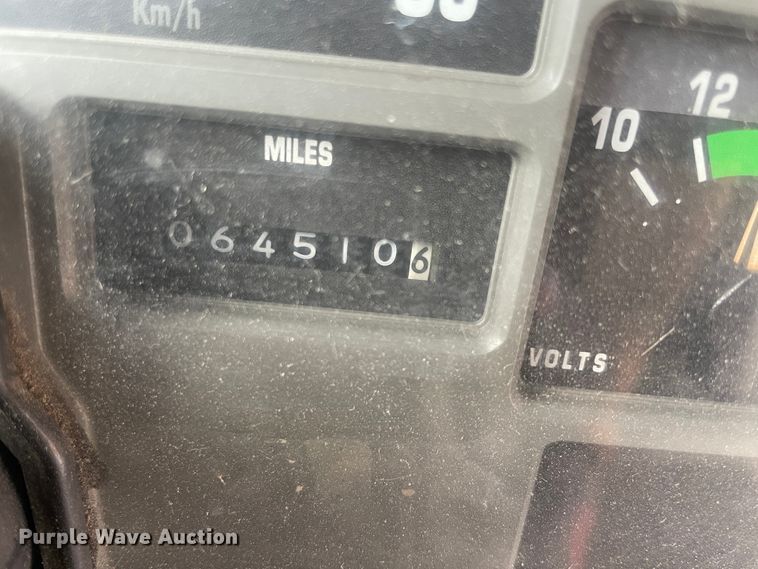 image for item IC9364 1999 International 3800  school bus