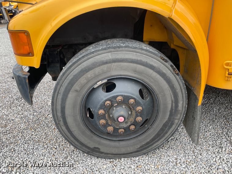 image for item IC9364 1999 International 3800  school bus