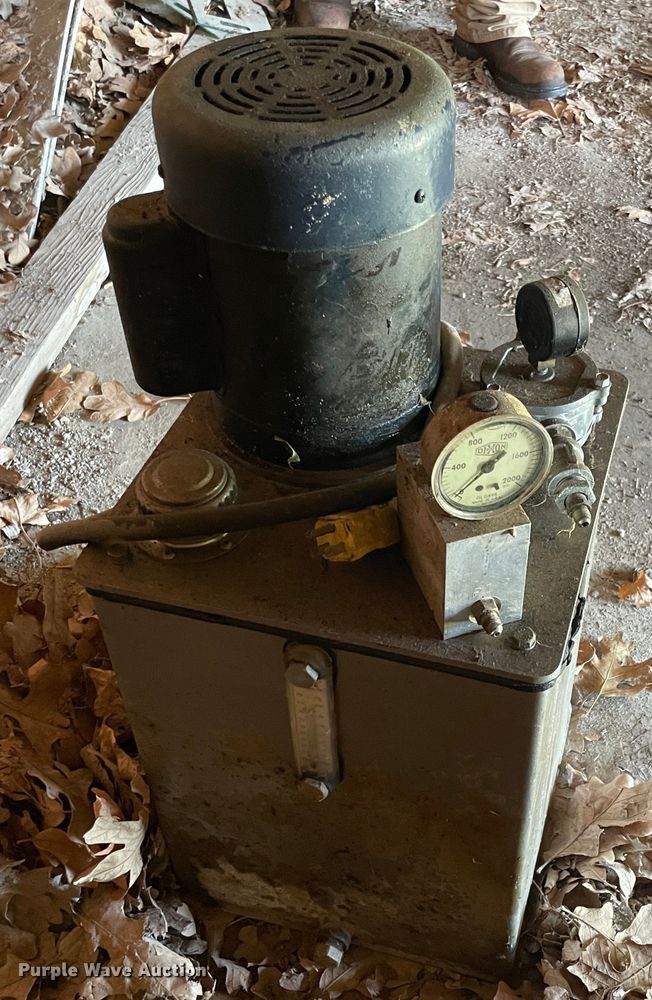 image for item IC9368 Hydraulic pump