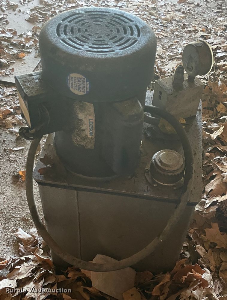 image for item IC9368 Hydraulic pump