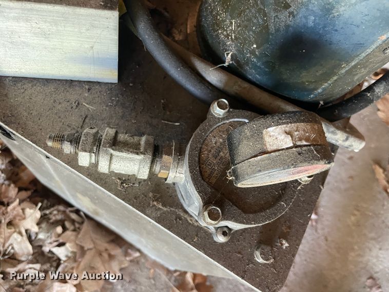 image for item IC9368 Hydraulic pump