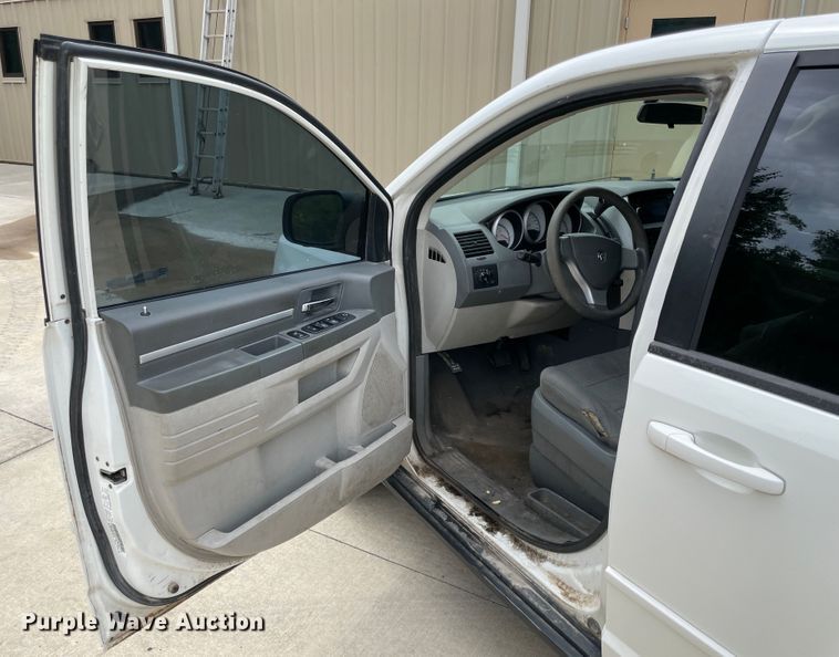 image for item IC9483 2010 Dodge Grand Caravan  van