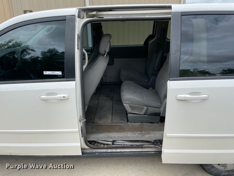 image for item IC9483 2010 Dodge Grand Caravan  van