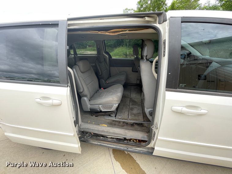 image for item IC9483 2010 Dodge Grand Caravan  van