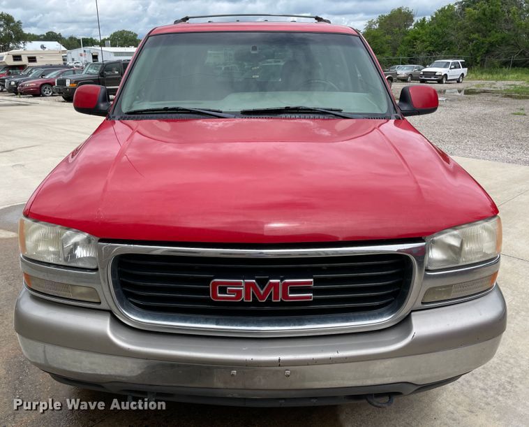 image for item IC9485 2000 GMC Yukon Denali  SUV