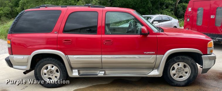image for item IC9485 2000 GMC Yukon Denali  SUV