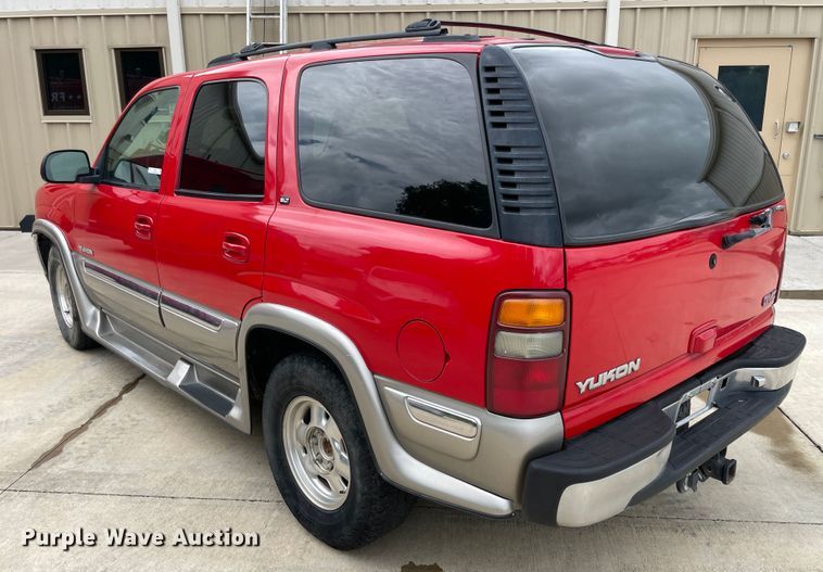 image for item IC9485 2000 GMC Yukon Denali  SUV