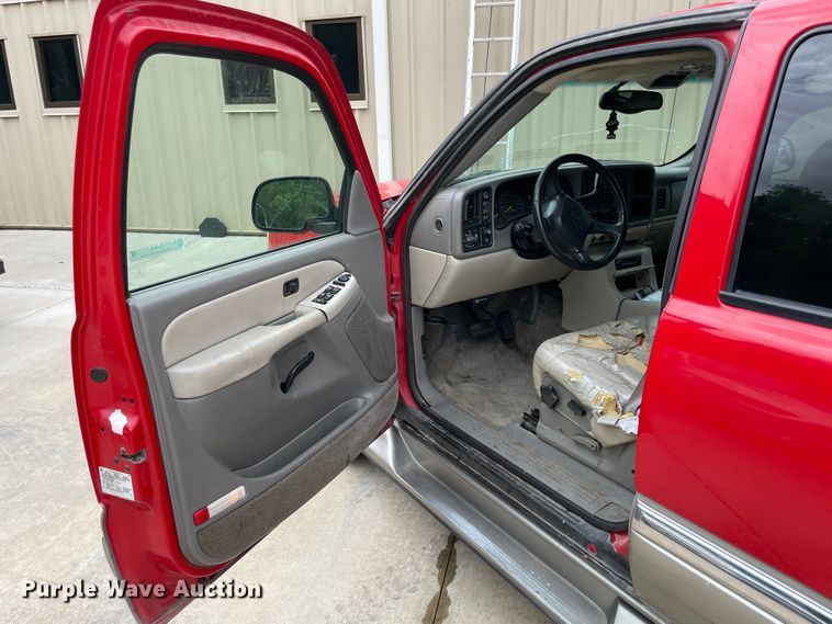 image for item IC9485 2000 GMC Yukon Denali  SUV