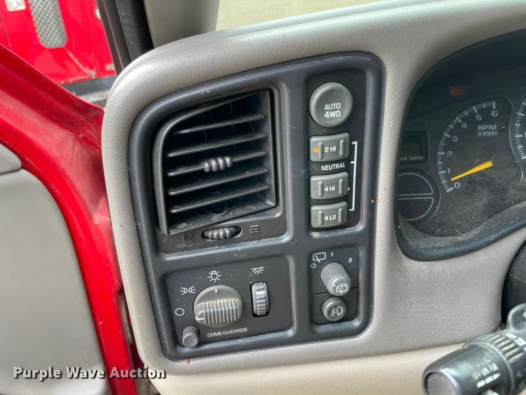 image for item IC9485 2000 GMC Yukon Denali  SUV