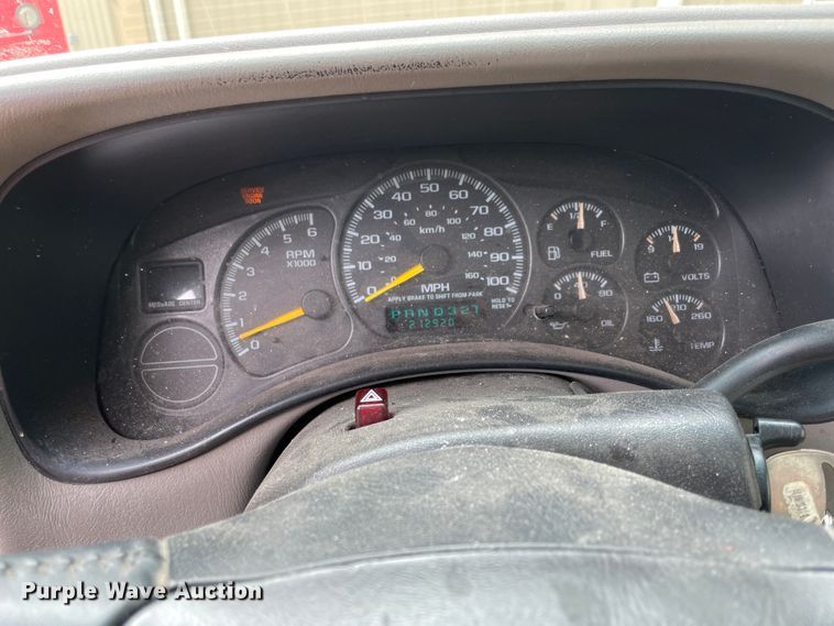 image for item IC9485 2000 GMC Yukon Denali  SUV