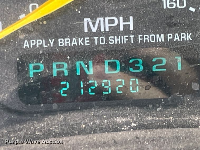 image for item IC9485 2000 GMC Yukon Denali  SUV