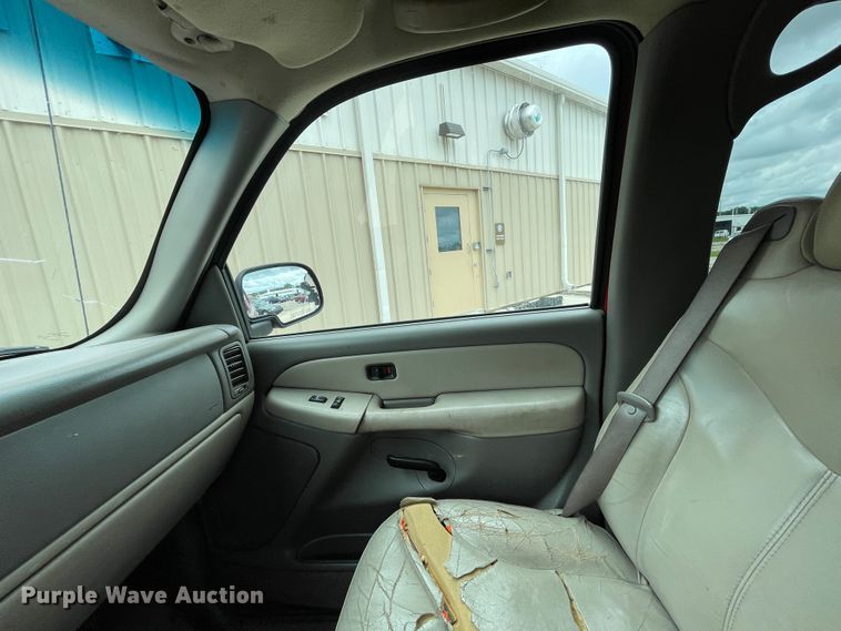 image for item IC9485 2000 GMC Yukon Denali  SUV