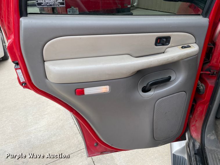 image for item IC9485 2000 GMC Yukon Denali  SUV