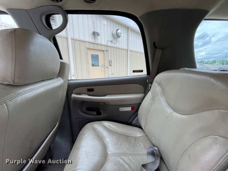 image for item IC9485 2000 GMC Yukon Denali  SUV