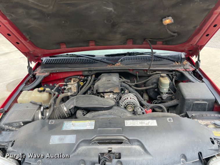 image for item IC9485 2000 GMC Yukon Denali  SUV