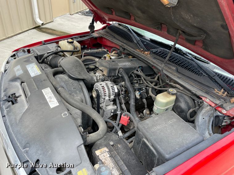 image for item IC9485 2000 GMC Yukon Denali  SUV