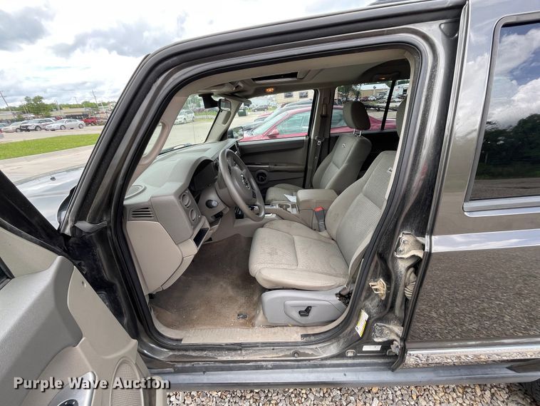 image for item IC9486 2006 Jeep Commander  SUV