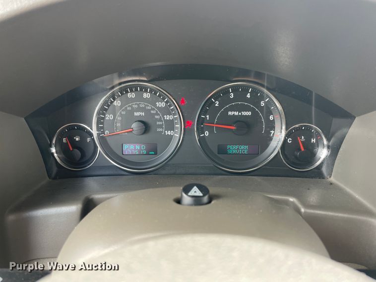 image for item IC9486 2006 Jeep Commander  SUV